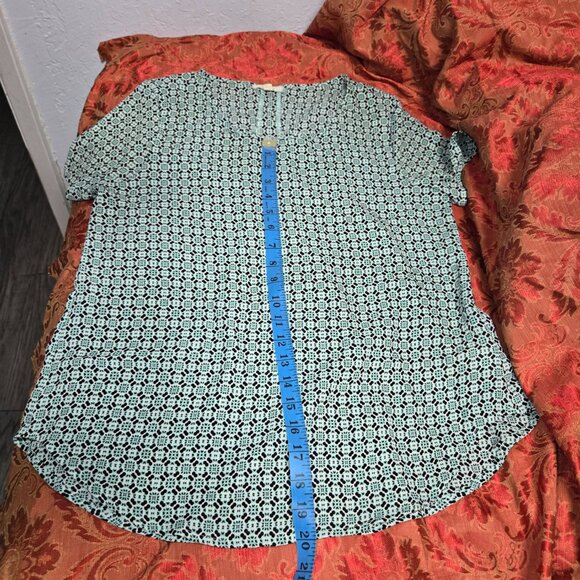 Pleione Geometric Blouse SP – Teal, Flowy & Office-Ready - Picture 5 of 8